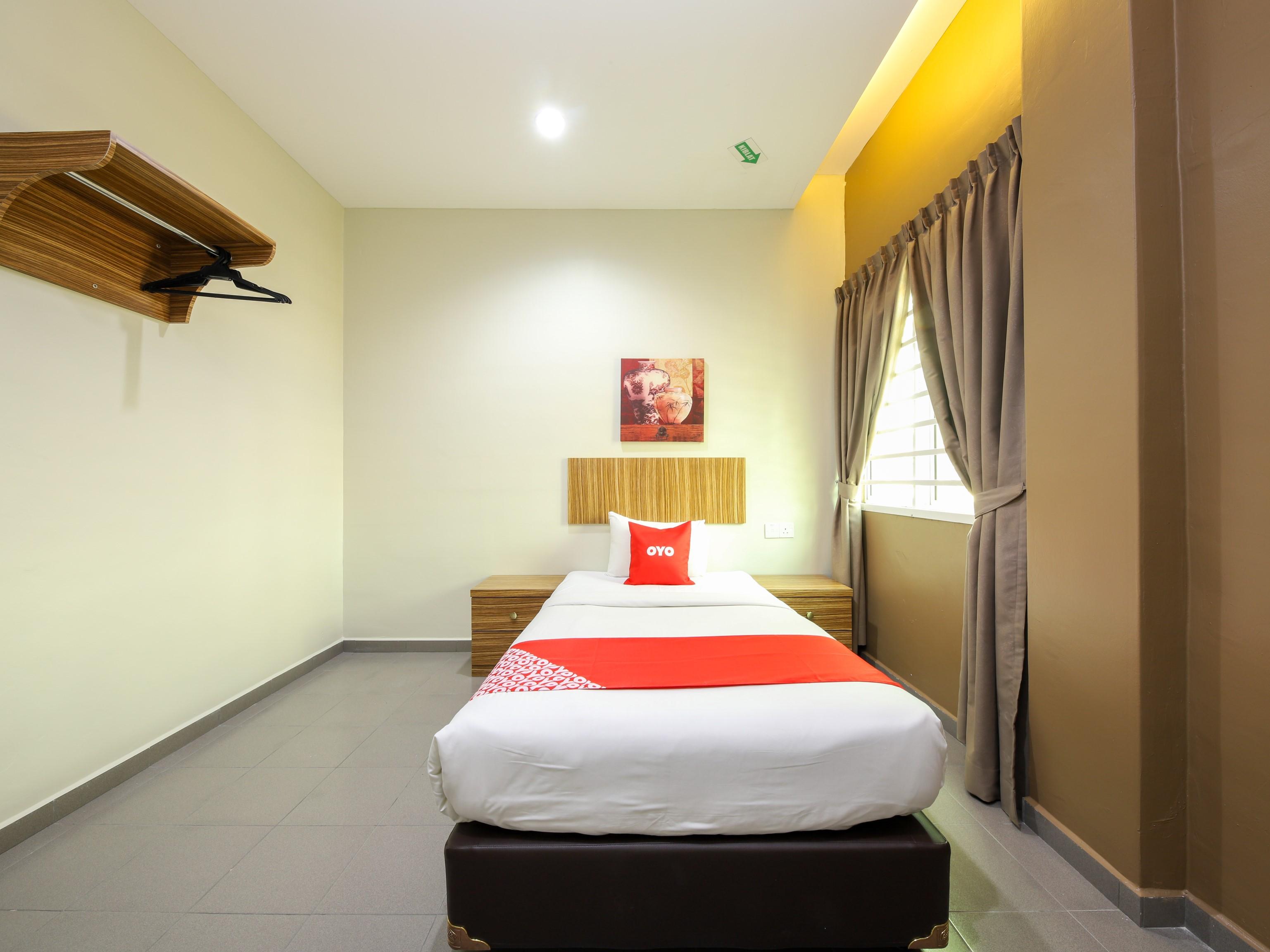 Oyo 89839 Riaz Hotel Malacca Extérieur photo