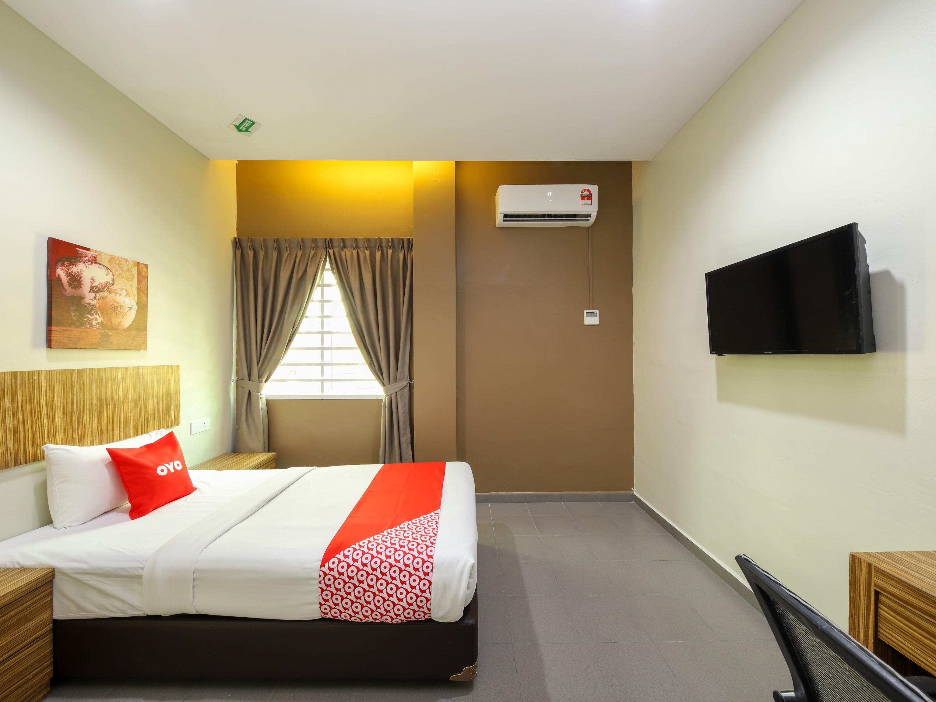 Oyo 89839 Riaz Hotel Malacca Extérieur photo