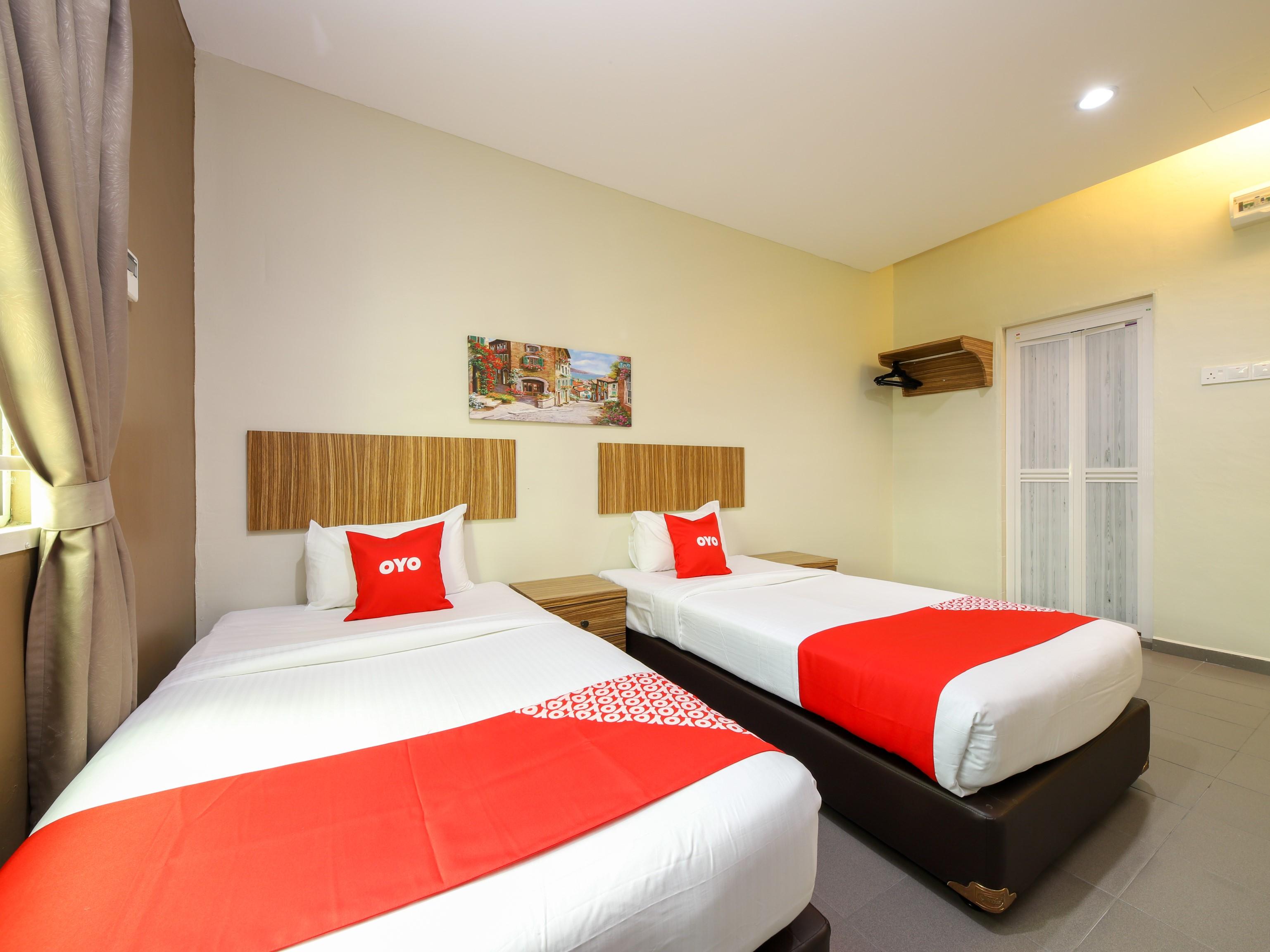 Oyo 89839 Riaz Hotel Malacca Extérieur photo