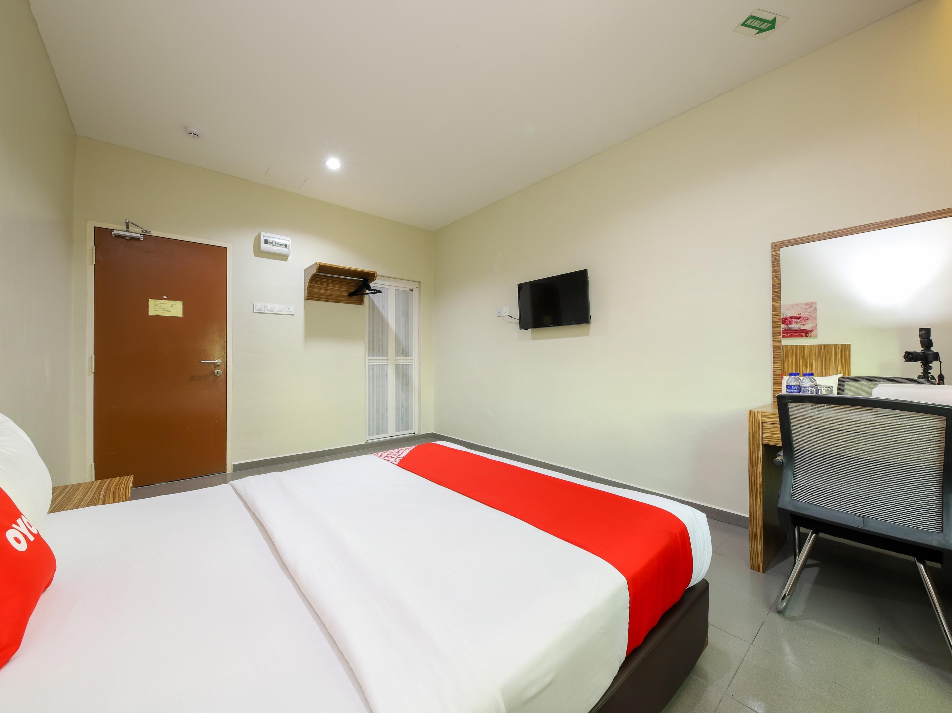 Oyo 89839 Riaz Hotel Malacca Extérieur photo