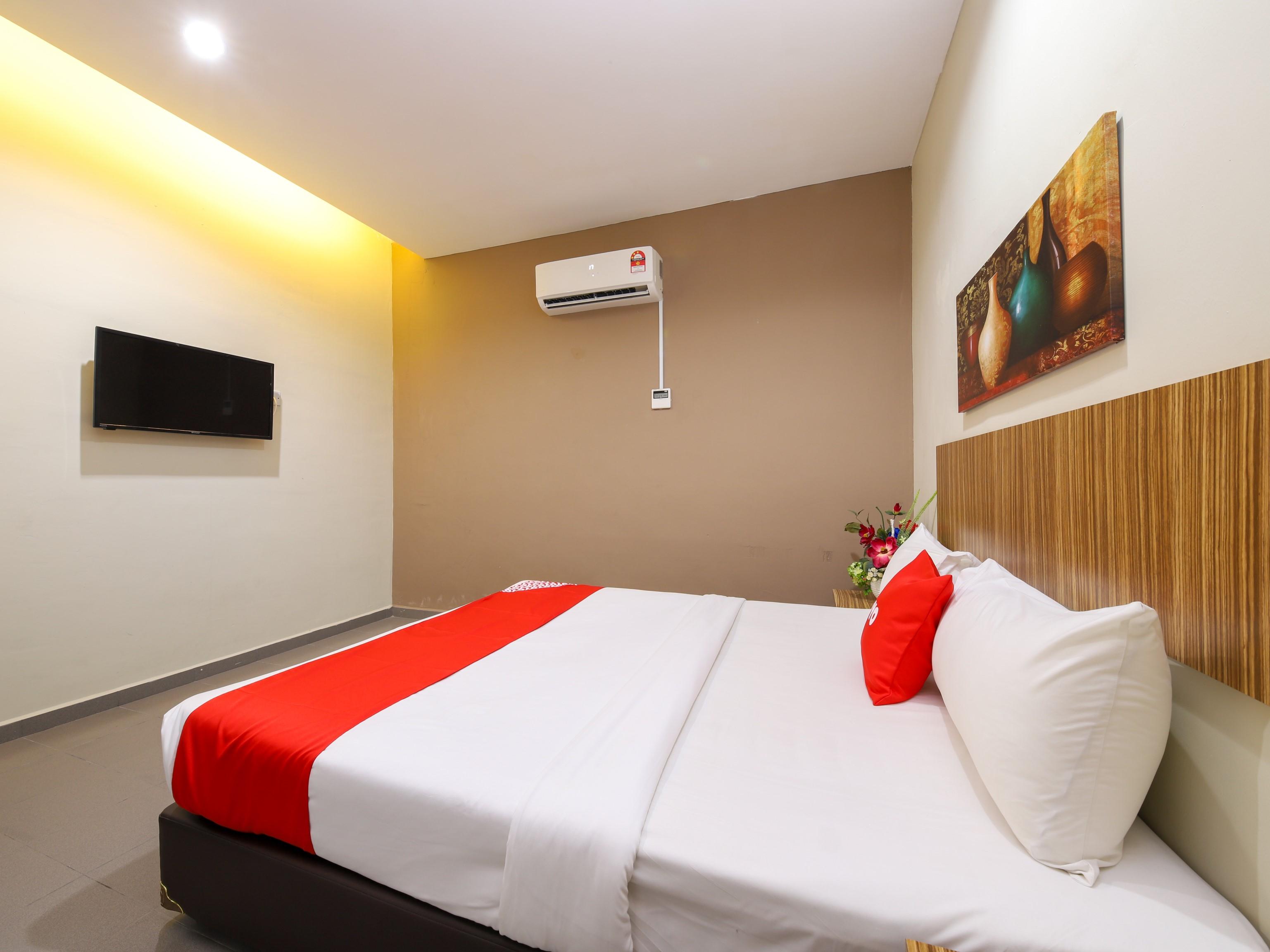 Oyo 89839 Riaz Hotel Malacca Extérieur photo