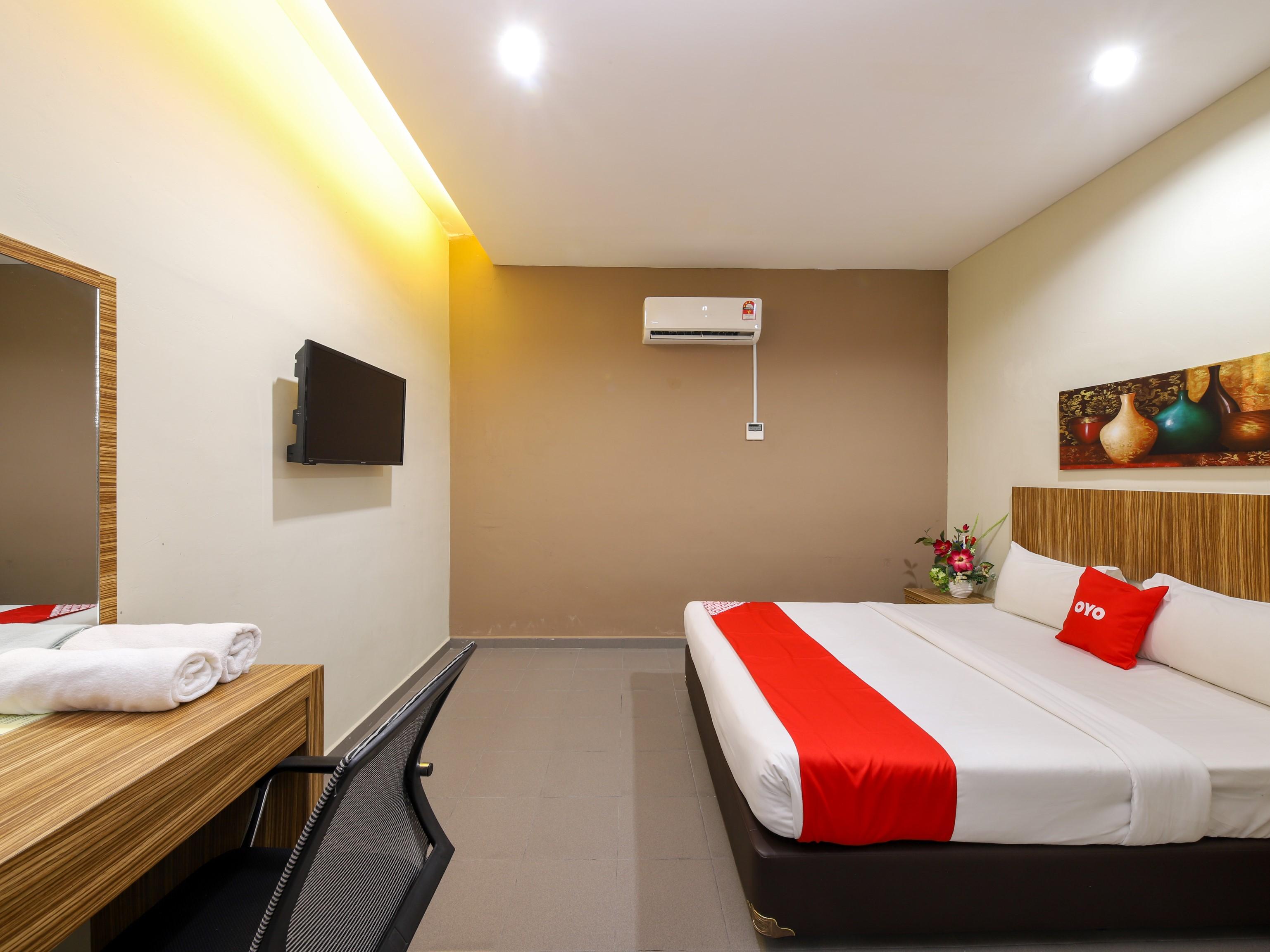 Oyo 89839 Riaz Hotel Malacca Extérieur photo