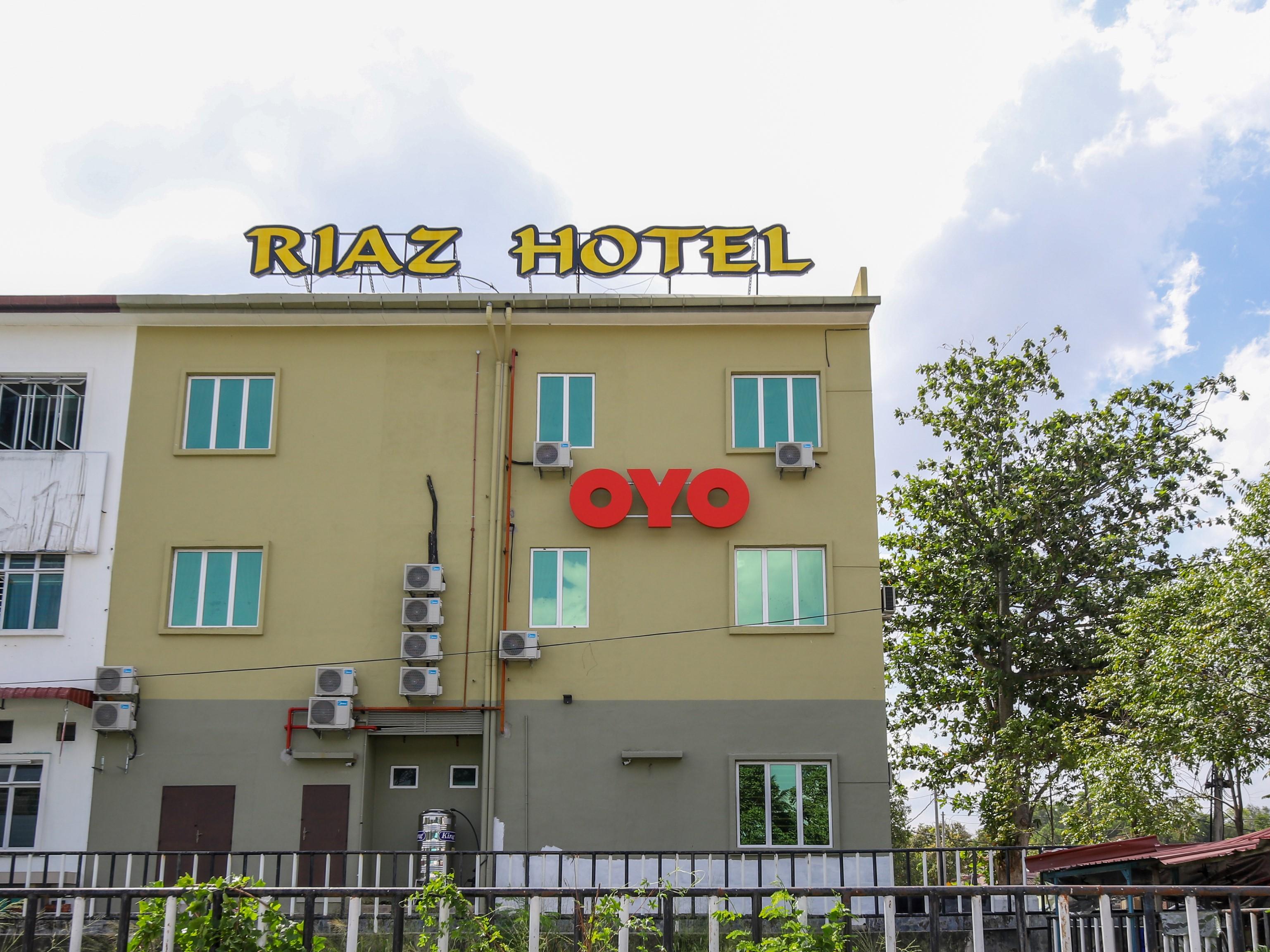 Oyo 89839 Riaz Hotel Malacca Extérieur photo