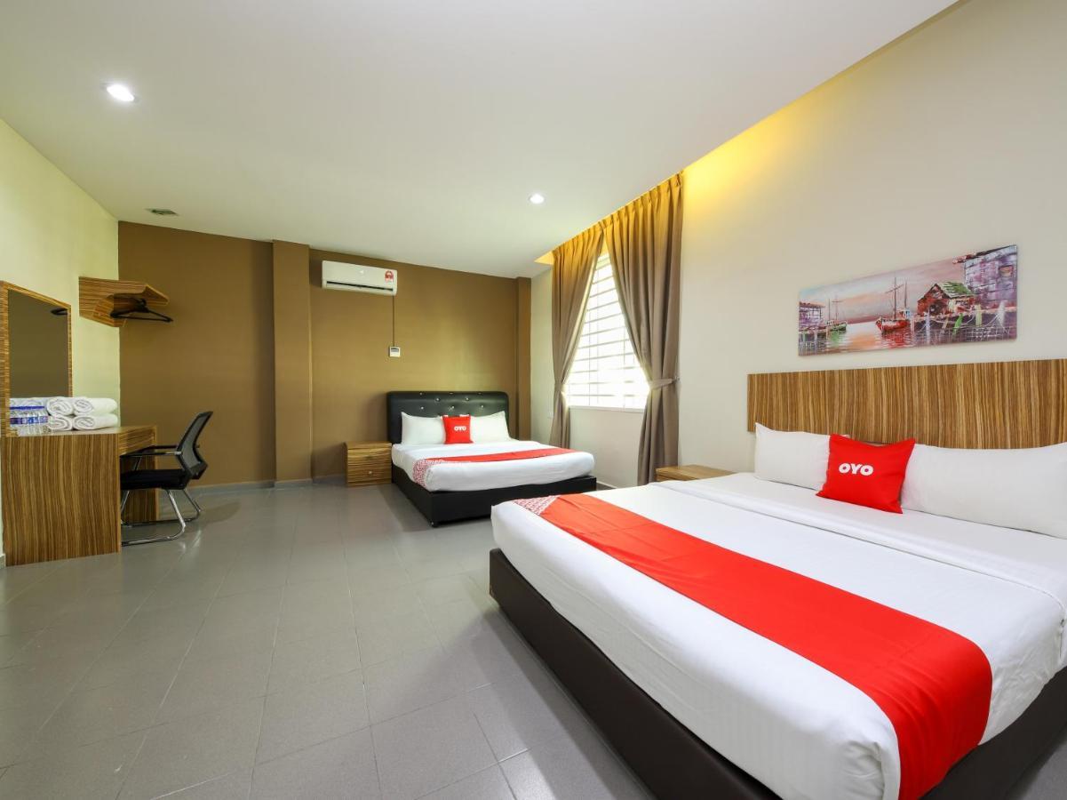 Oyo 89839 Riaz Hotel Malacca Extérieur photo